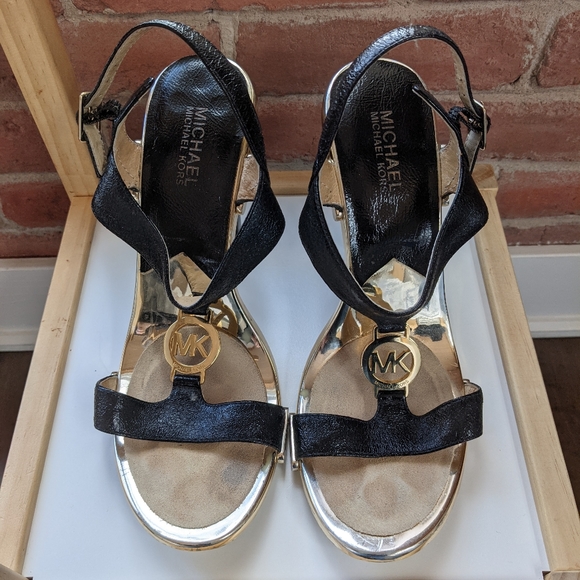 Michael Kors Stunning Gold Heels - Picture 1 of 10